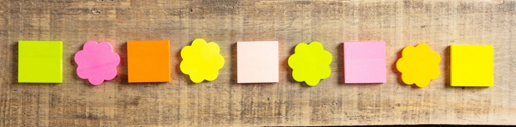 벼룩시장 1 Sticky colorful notes in flower and square shapes, isolated, banner