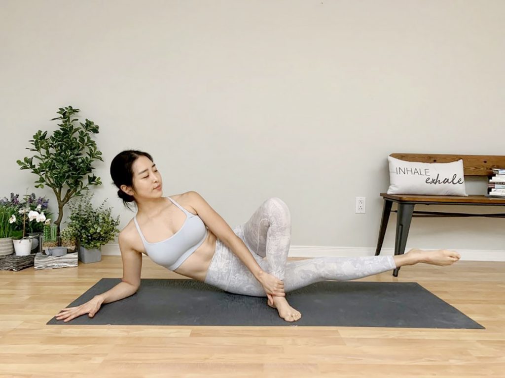 요가쏭의 5분요가 (송하연) - 무릎 통증, 집에서도 해결할 수 있다. 퇴행성 관절염 및 골반교정에 좋은 요가 2 070320 무릎요가 2