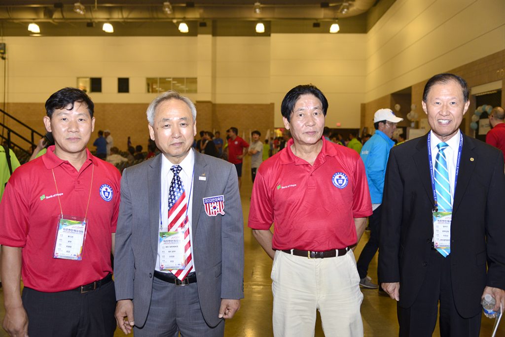 2020년 제 14회 세계한인의 날 유공자 포상 2 7 1. 제14회 세계한인의 날 유공자 포상 2. 안경호 회장