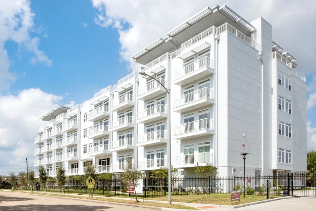 아시안 커뮤니티와 도심 중심가 럭셔리 노인아파트 준공 1 4 1. Turtlewood Senior Manor 2 1 1