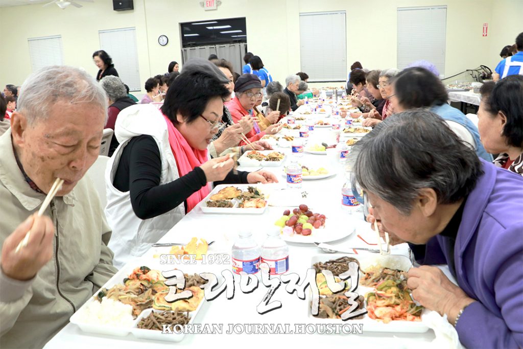 4 2. 이대 설날 떡국나눔행사