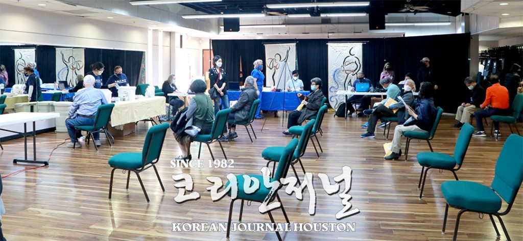 5일 한인회관에서 총 89명 백신주사 맞아 “이제야 한숨 돌려요” 1 3 1. 한인회관 백신 접종 2