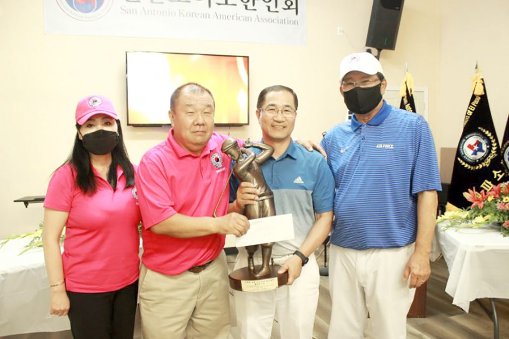 차세대 장학 기금 마련 골프대회… 그레이스 진에 장학금 수여 3 골프2 1