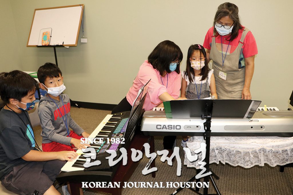 섬김의 틈새 전략으로 “인기와 호응 짱” 3 5 1. 늘푸른교회 섬머캠프 3