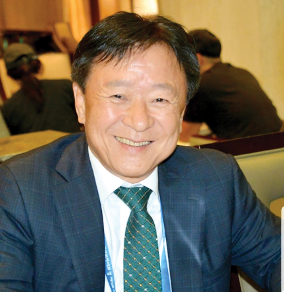 10월 6일 ‘세계한인회총연합회’ 창립… 초대회장에 심상만씨 1 7 2. 세계한인회총연합회 심상만 회장