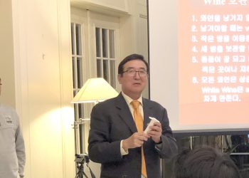 김치찌개에 어울리는 와인은?