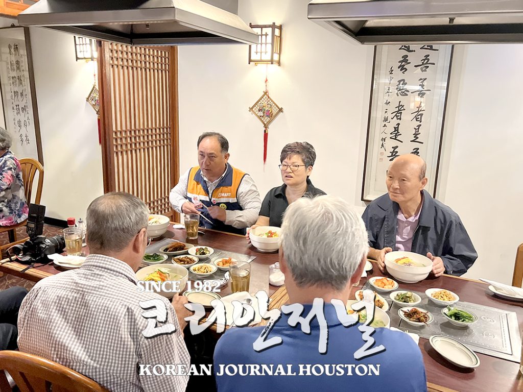 H마트 임진웅 이사, 노인회 임원들 초청 식사대접 2 5 1. 삼계탕 2