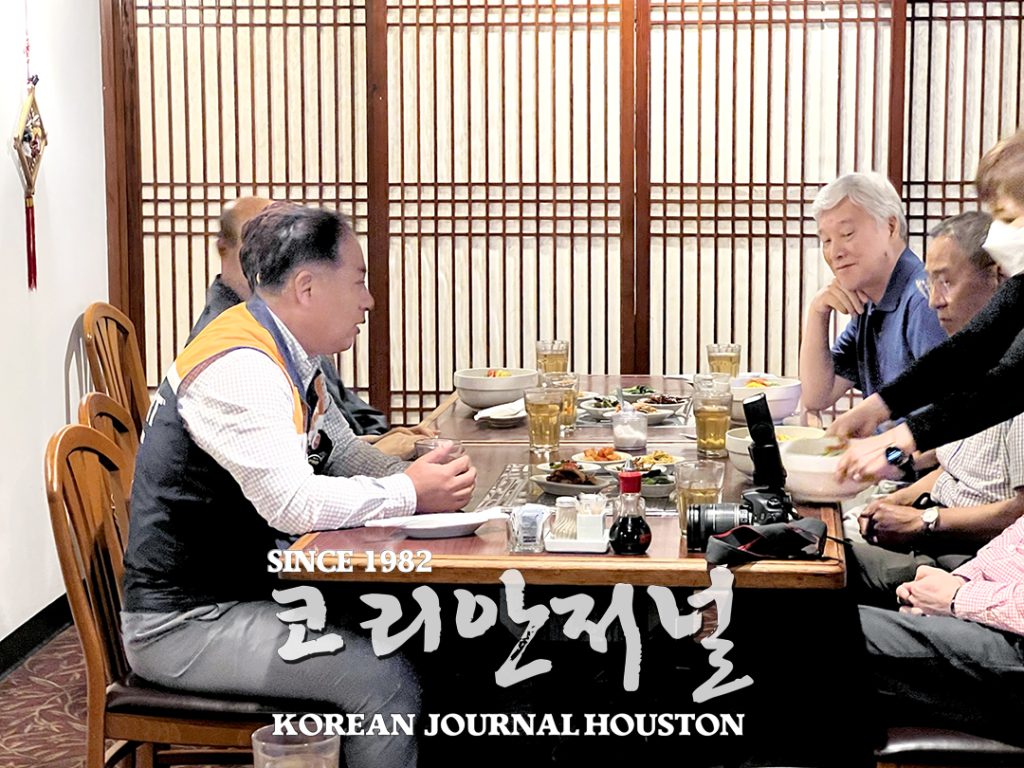 H마트 임진웅 이사, 노인회 임원들 초청 식사대접 4 5 1. 삼계탕 4