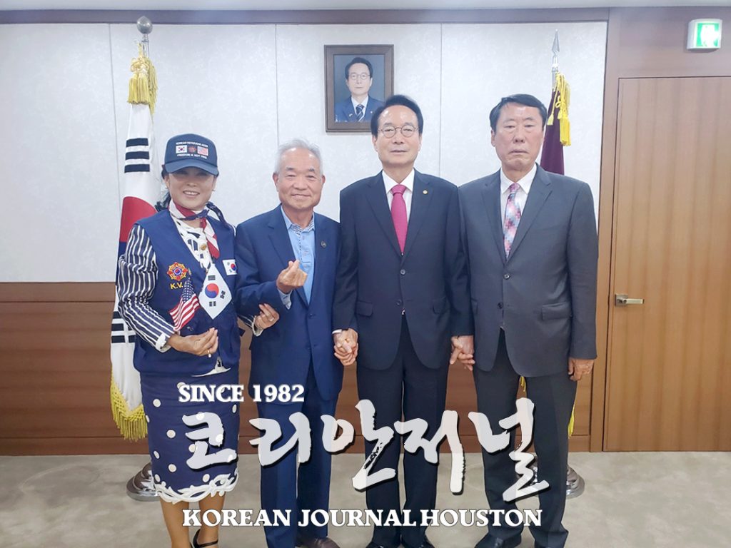 향군 미중남부지회, 신상태 신임 향군회장과 면담 1 6 1. 향군 미중남부지회 향군본부 방문