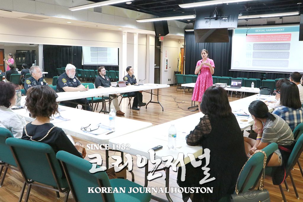 한인업주들, 자칫 성희롱 가해자 혐의 받을 수도... 1 3 1. Crime Stopper 성희롱 간담회 1