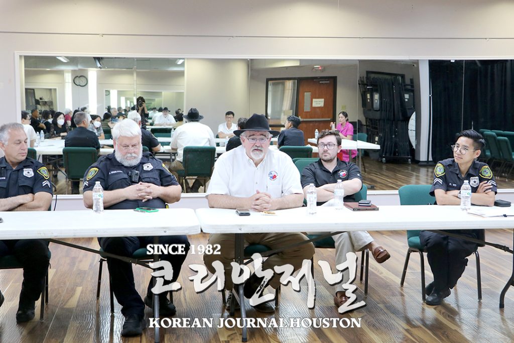 한인업주들, 자칫 성희롱 가해자 혐의 받을 수도... 2 3 1. Crime Stopper 성희롱 간담회 2