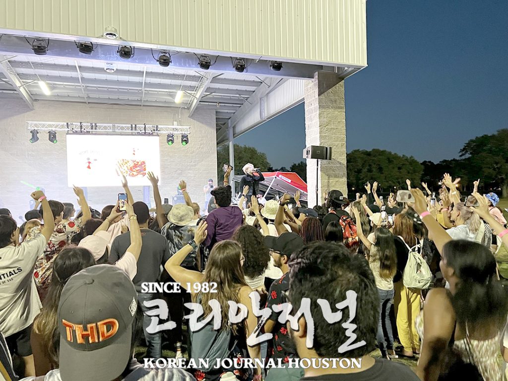 늦은 밤까지 K-Pop 찐 사랑팬 열기 후끈 1 6 2. 2022 Summer Seoul Festival 1