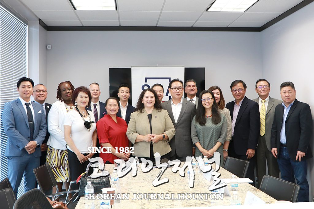 SBA 이사벨라 구즈만 국장, 휴스턴 한인상공회 방문 1 2. SBA 구즈만 국장 한인상공회 방문 2