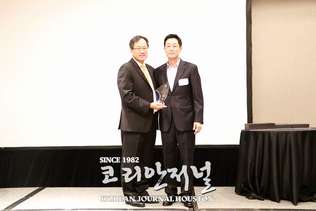 1 1. 한미장학재단 남서부지부 장학금수여식 2