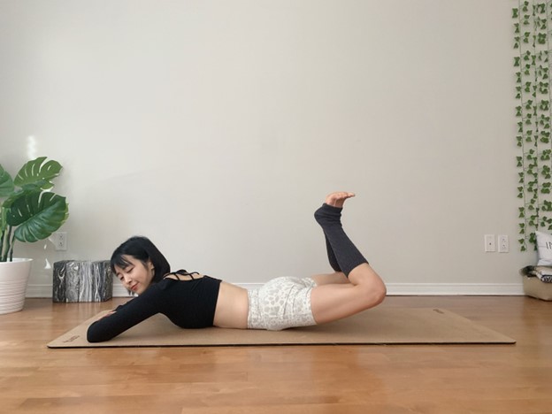 요가 읽어주는 여자 hayeon (송하연) - 처진 힙을 살리자! 새벽요가 DAY 13 4 1104 2 1
