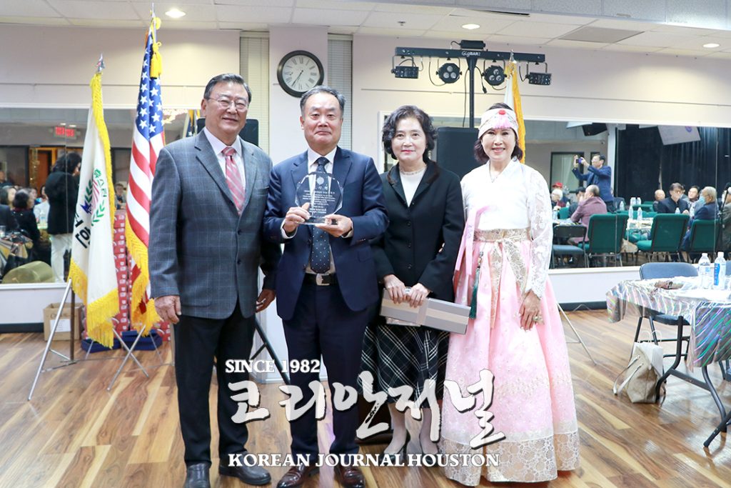 2022년 한인회 송년회…화합하는 한인회 ‘이상無’ 7 2 1. 한인회 송년회 4