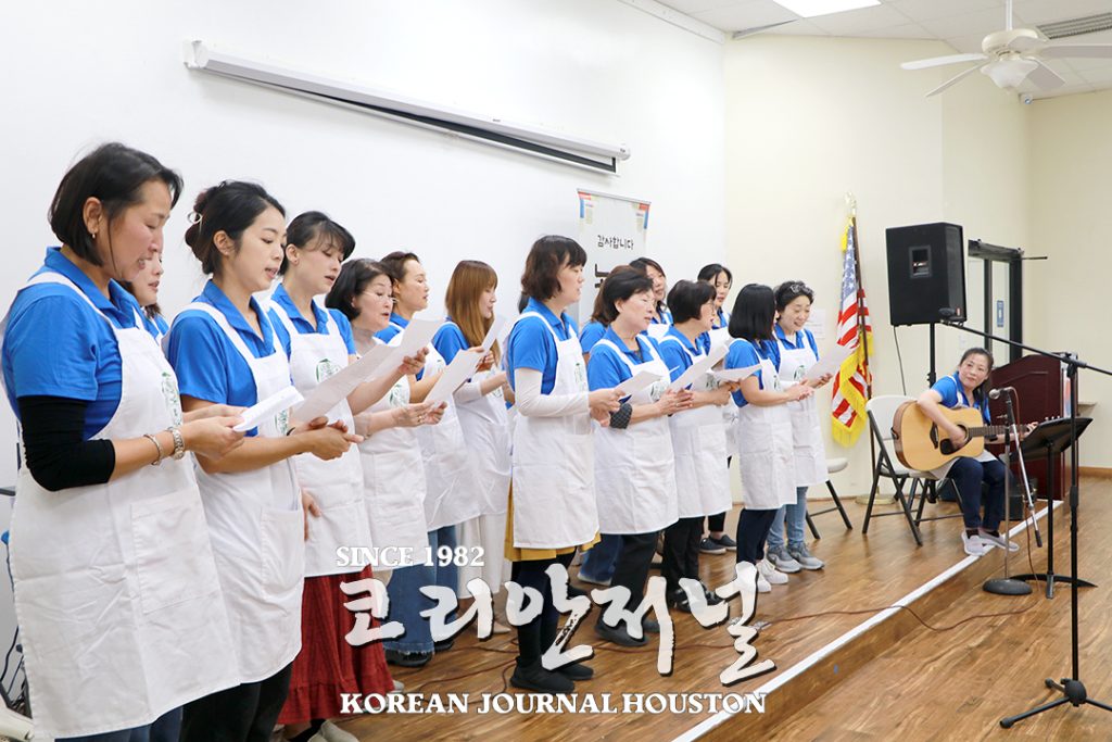 이대동창회 구정맞이 경로식사대접 “역쉬~” 엄지척 2 4 1. 이대 경로식사대접 3