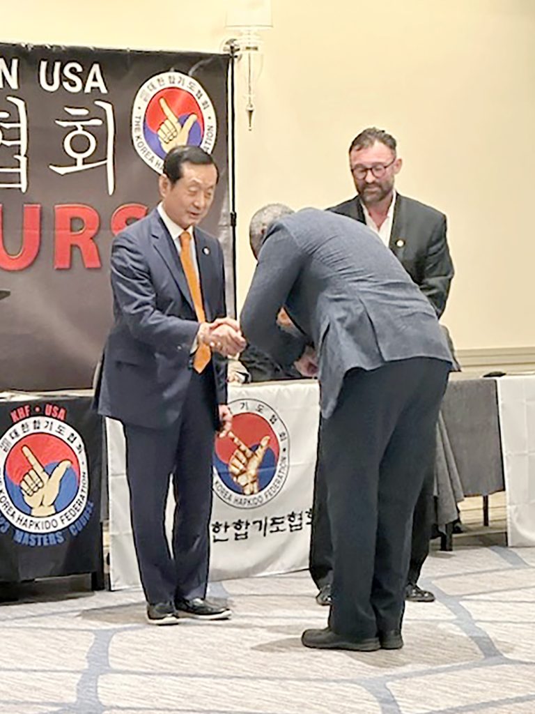 (사)대한합기도협회, 미국서 첫 합기도 시연 성료 2 6 1. 미주합기도 마스터스코스 성료 1