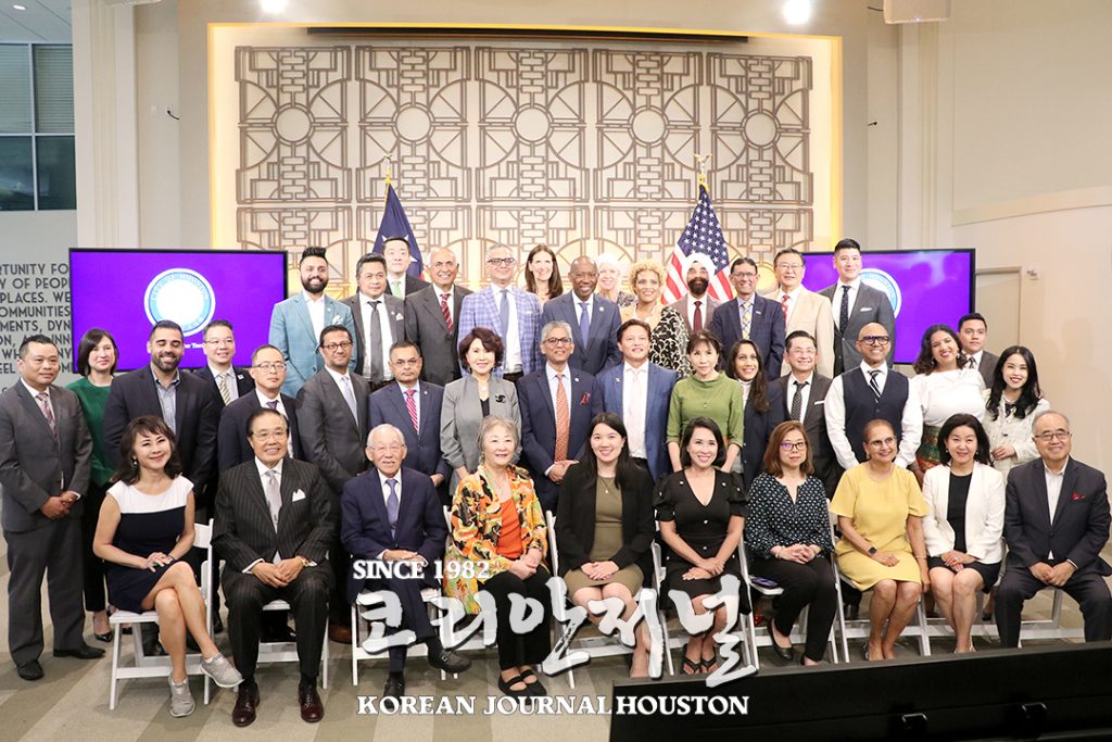 터너 시장, 市 아태계 자문위원회 신설 1 1 2. 휴스턴시 아태계 자문위원회 신설 1 2