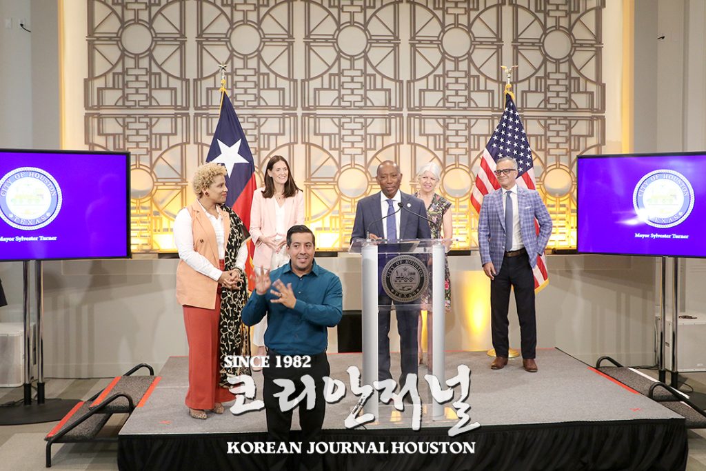 터너 시장, 市 아태계 자문위원회 신설 2 1 2. 휴스턴시 아태계 자문위원회 신설 2