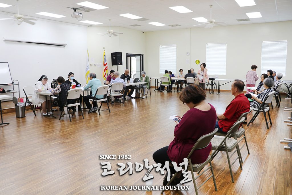 한인동포 40여명 무료 건강 스크린 1 3 1. 크리스터스 무료 건강 검진 1 1