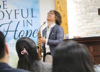 텍사스 기쁨의교회 창립 6주년 맞아 심삼종 교수 찬양집회