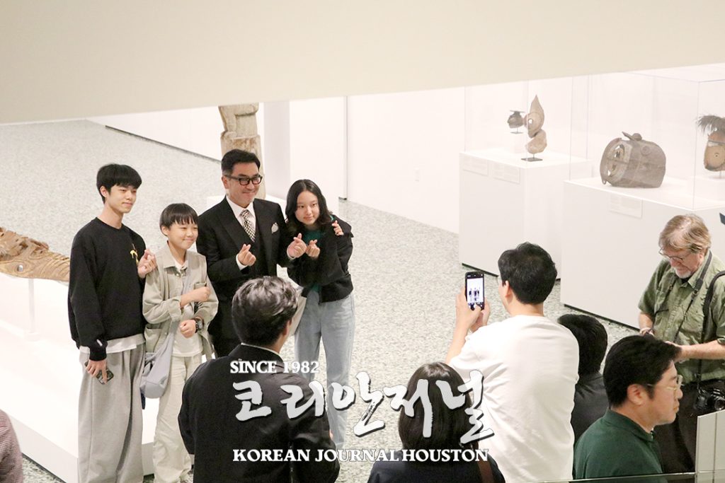 “휴스턴 관객들의 따뜻한 환영에 감동했어요” 4 2. 극한직업 류승룡 3