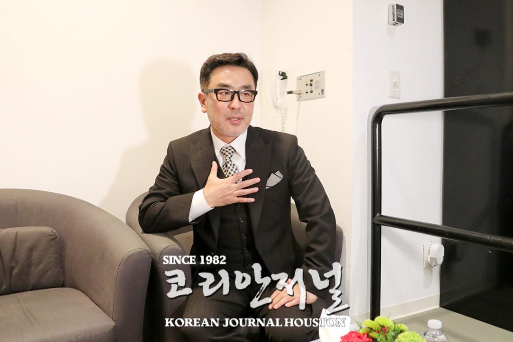 “휴스턴 관객들의 따뜻한 환영에 감동했어요” 3 2. 극한직업 류승룡 4
