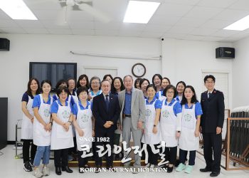 이대동창회 구정맞이 경로식사대접…경로효친 실천 26년째