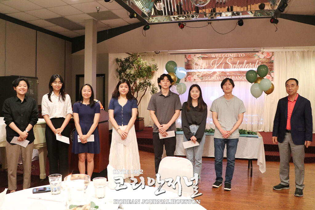 제 4회 Y.K 장학금 수여식 6 2. YK 1회 장학생4th year