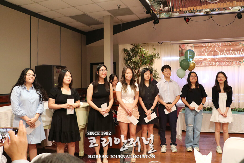 제 4회 Y.K 장학금 수여식 5 2. YK 2회 장학생3rd year