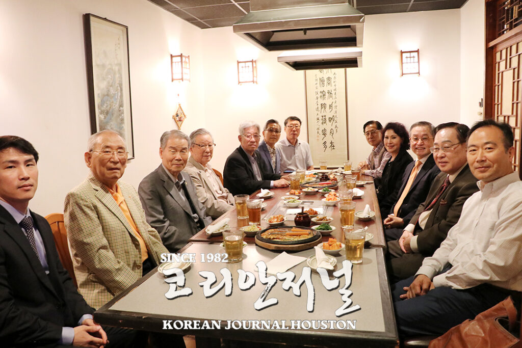 휴스턴 청우회, 어버이날 맞아 오찬 대접 1 3 2. 청우회 어버이날