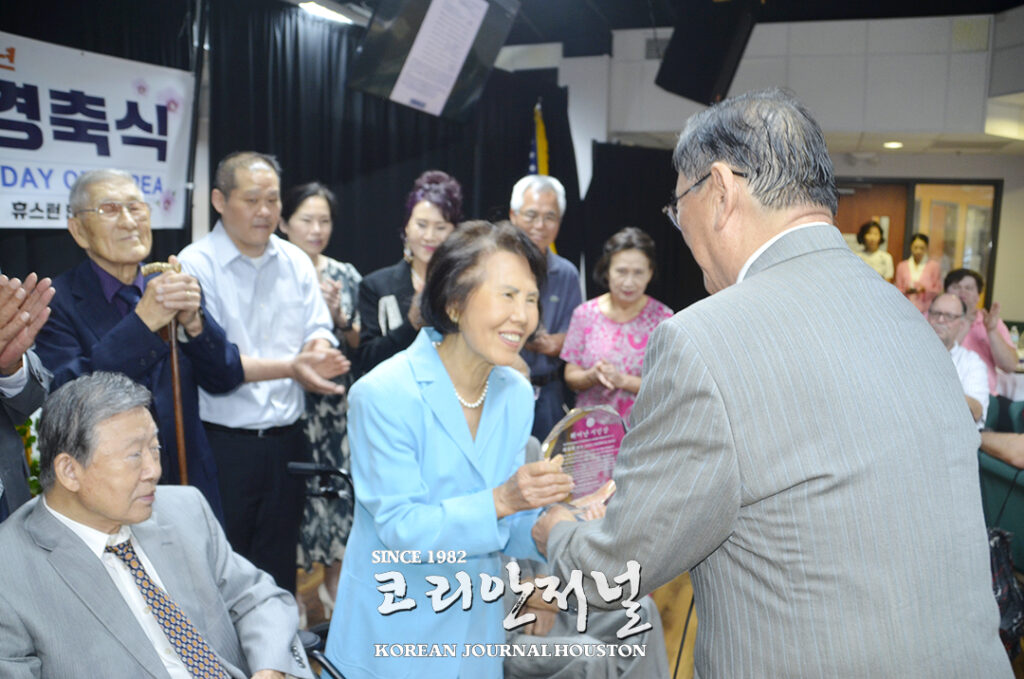 1 1. 19개 한인단체 함께 한 휴스턴 광복절 경축식 3