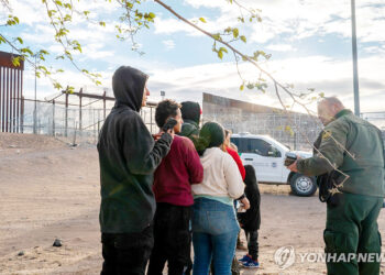 텍사스 연방법원, 바이든 정부 ‘불법이민자 구제정책’ 제동