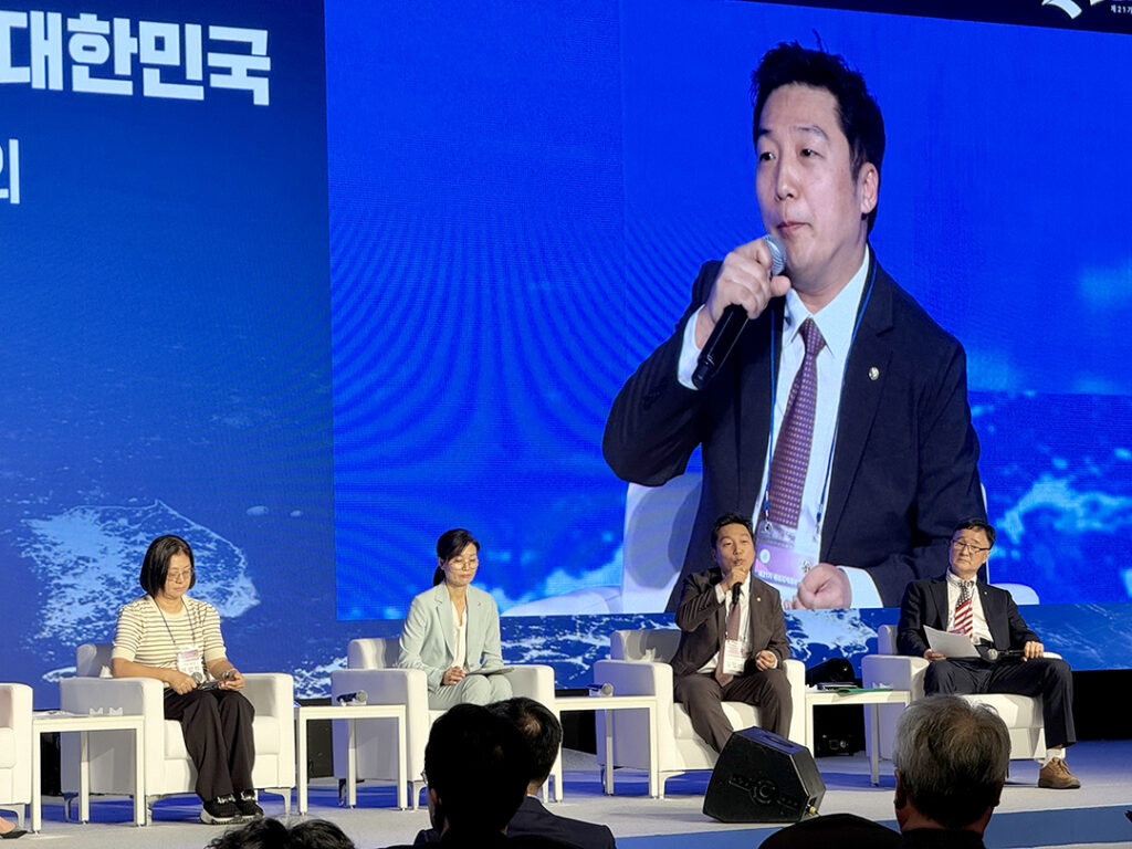 평통 해외지역회의 휴스턴협의회 맹활약 2 4 1. 2평통 해외지역회의 휴스턴협의회 맹활약