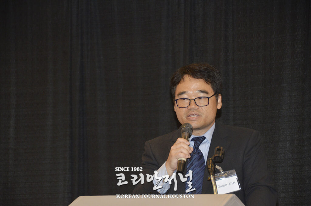 한인 의사협회, 메디컬 전공 학생들에게 장학금 수여 3 6 1. 3한인 의사협회 메디컬 전공 학생들에게 장학금 수여