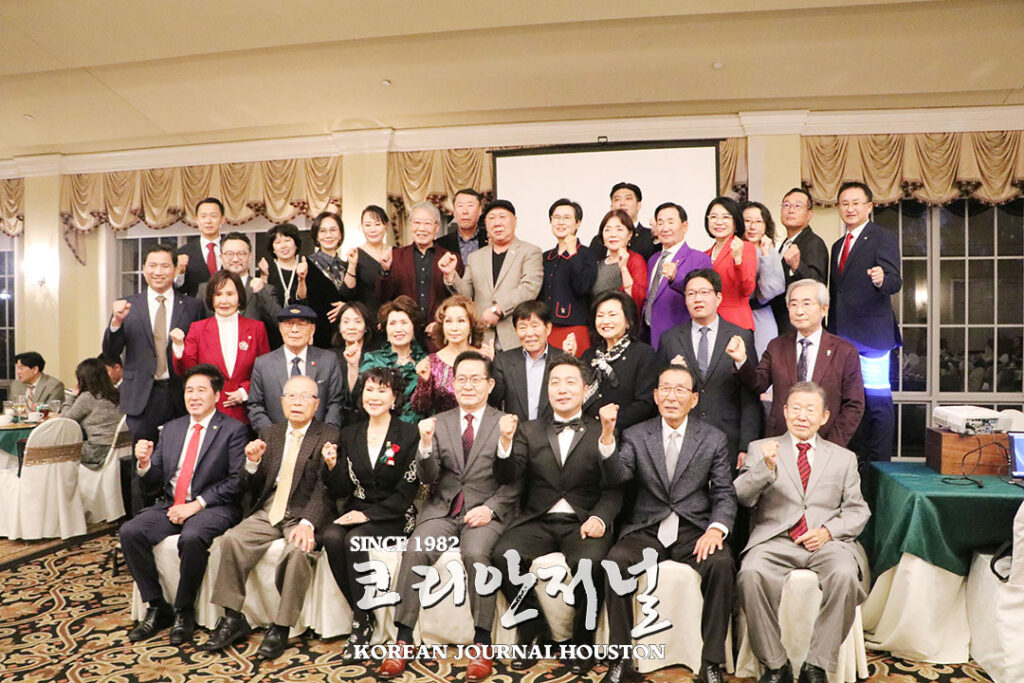 “열심히 달려온 16개월과 열심히 달려갈 8개월 응원합니다!” 1 5. 민주평통 2024 송년행사 1 1