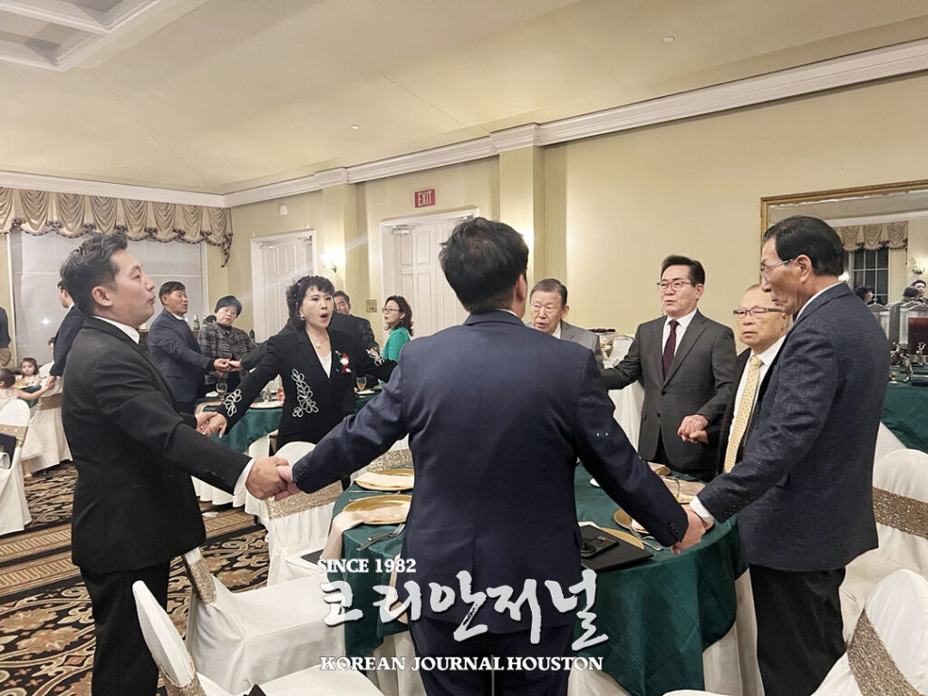 “열심히 달려온 16개월과 열심히 달려갈 8개월 응원합니다!” 2 5. 민주평통 2024 송년행사 2