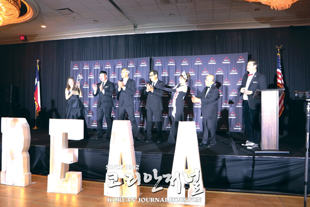 아시안부동산협회 휴스턴지부 10주년 갈라 성료 2 4 2. AREAA Houston 10주년 갈라 1