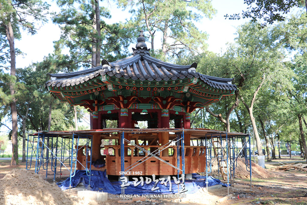 광복 80주년, 휴스턴에 ‘한국의 얼’을 세우다! 2 1. 팔각정 공사 현장 사진 2