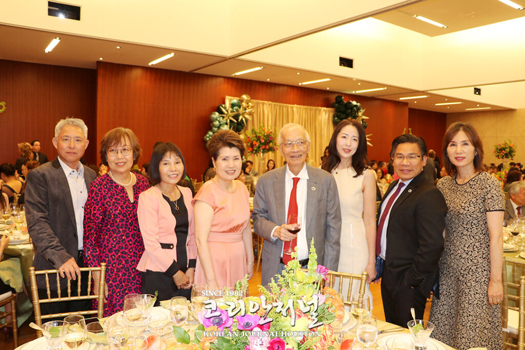 5 1 AFNB 헨리 우 이사장 80세 기념 축하연