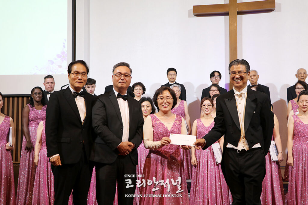 2 2 1100 카리스 선교합창단 제20회 정기연주회 2