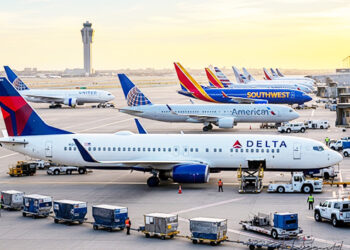 델타·유나이티드등 휴스턴 공항 항공사들, FAA 항공편 감축에 대응