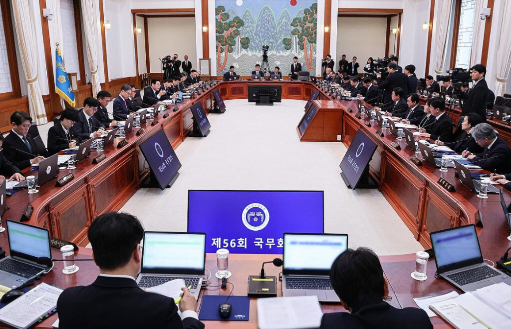 李대통령, 첫 靑 국무회의 주재…내란재판부법·정통망법 통과 1 청와대 첫 국무회의23