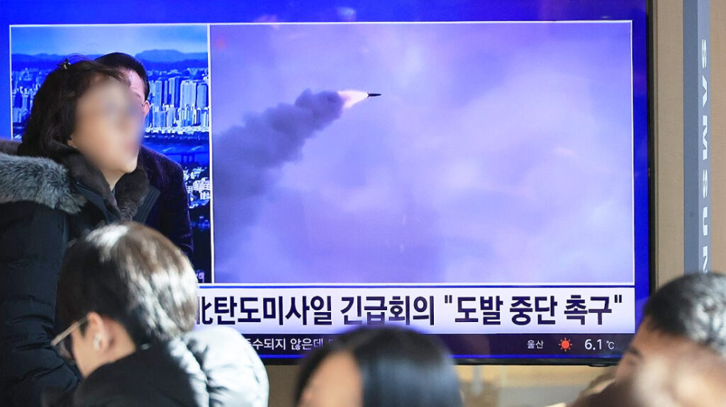 北, 탄도미사일 수발 발사…당대회 앞두고 무력시위 1 27 북미사일