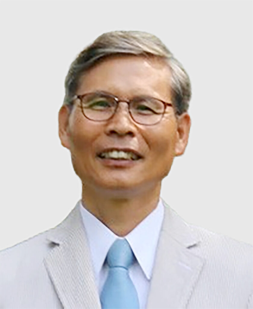 6 1 이훈구 장로 에세이 ‘감사와 행복으로의 초대 출간 1