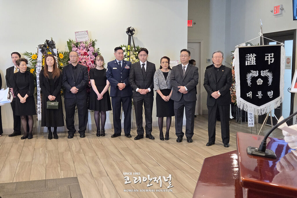 4 2 故 김구자 단장 ‘태극기 덮고 영면 동포들 배웅 속 떠나 3