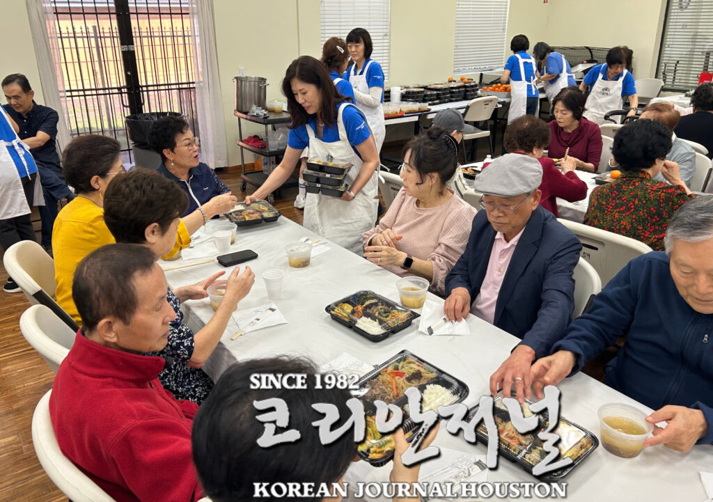 이대 동문회, 설날 맞아 노인회 방문(음성서비스) 2 이대 동문회 방문2