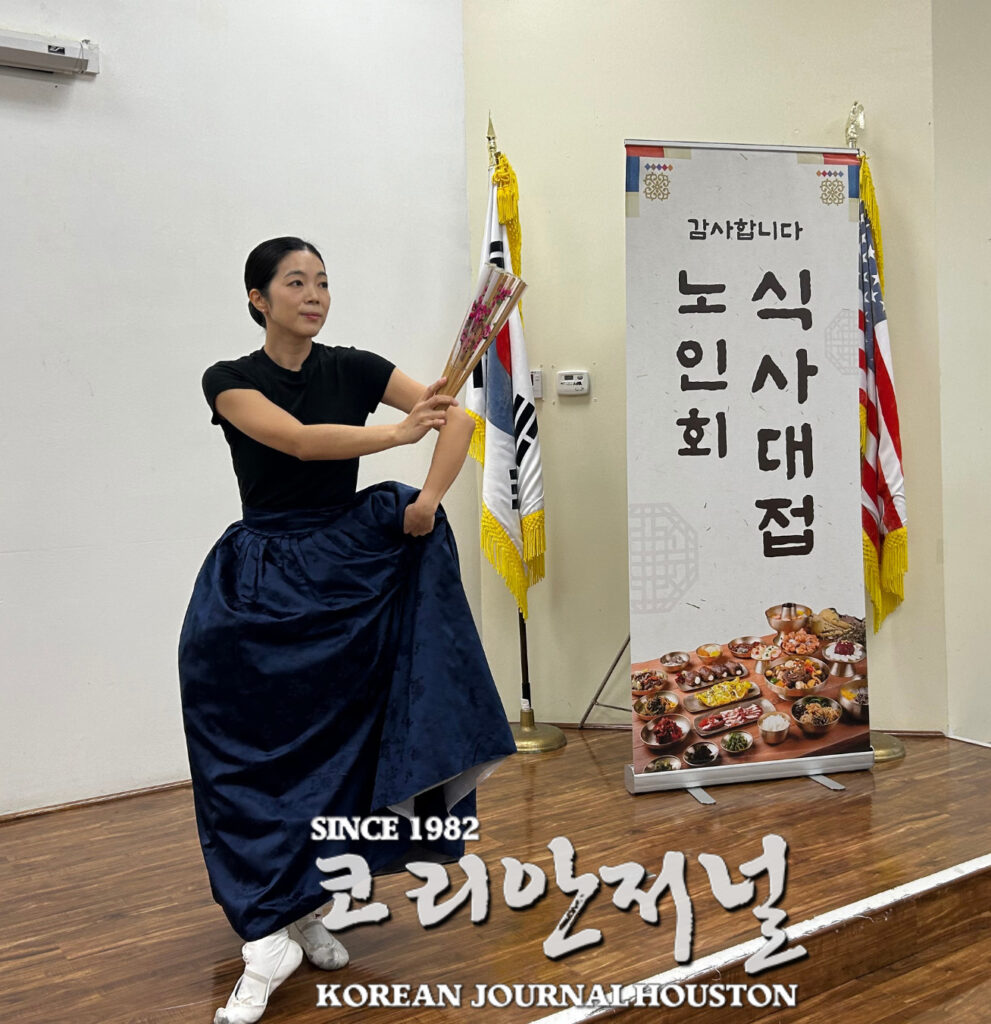 이대 동문회, 설날 맞아 노인회 방문(음성서비스) 4 이대 동문회 설날 맞아 방문김정래