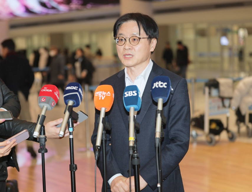 김정관 "美 관세인상 없을 것 같다…석유 최고가격제 준비 마쳐" 1 08 방미 후 귀국한 김정관 장관